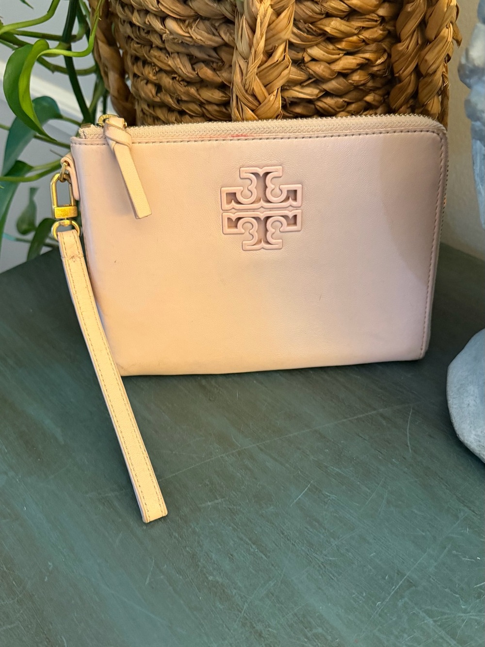 TORY BURCH shell pink Britten Large zip pouch wristlet with iconic logo